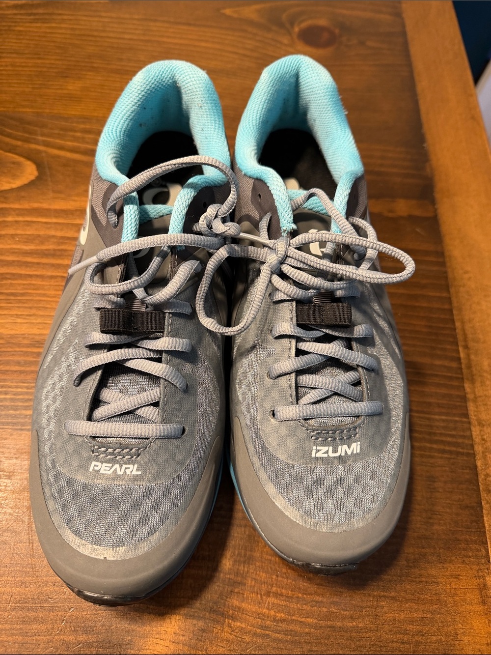 Pearl Izumi Women's Gray & Aqua Spin Bike Athletic Shoes